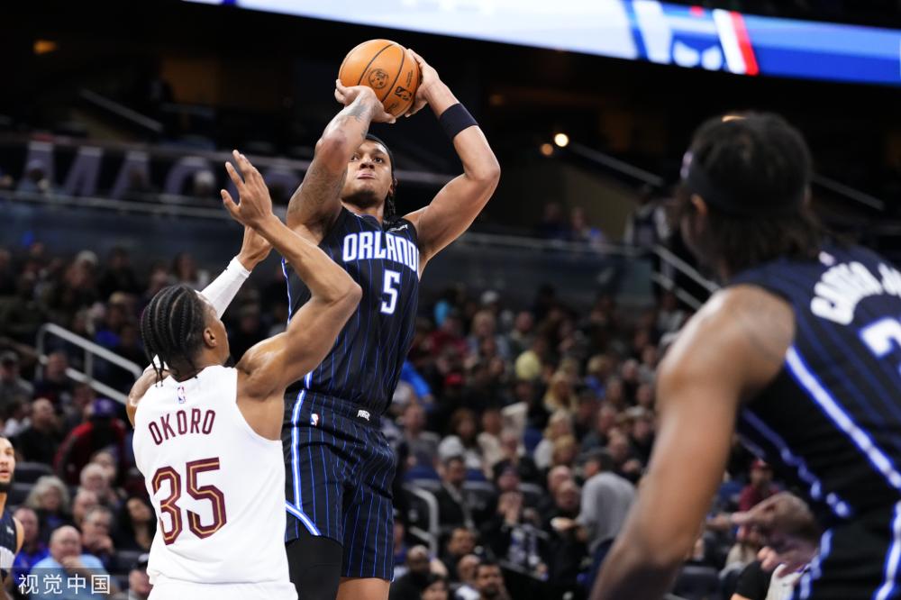 着高昂的战 着高昂的战